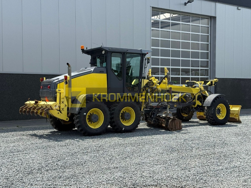 HBM BG 130 TA-4 Leica Laser + GNSS - Niveleuse: photos 4 HBM BG 130 TA-4 Leica Laser + GNSS - Niveleuse: photos 4