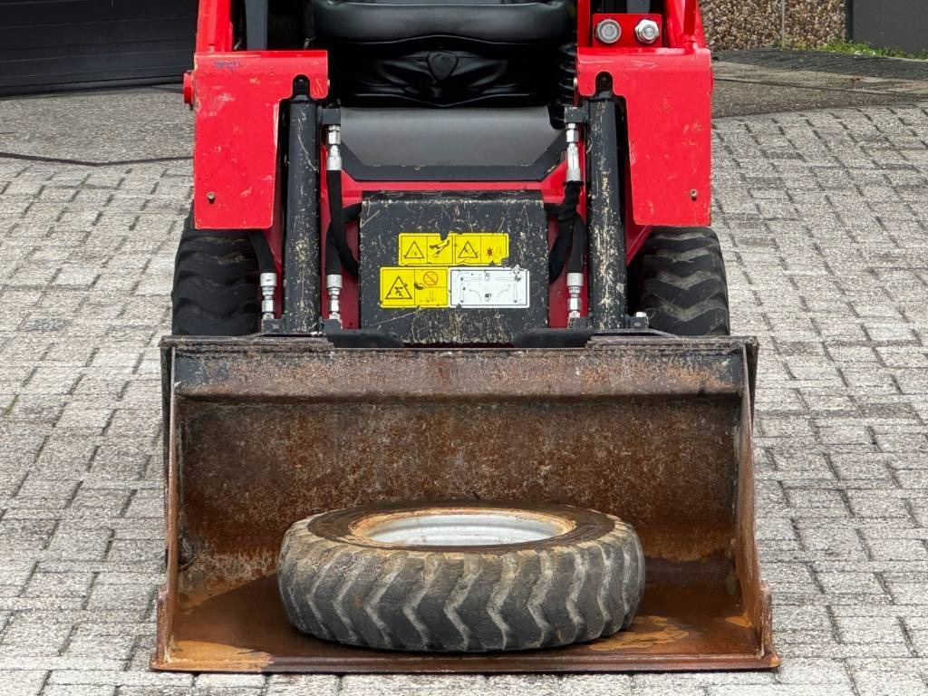 Manitou 850R, 2021, 365 hours! - Mini chargeuse: photos 5 Manitou 850R, 2021, 365 hours! - Mini chargeuse: photos 5