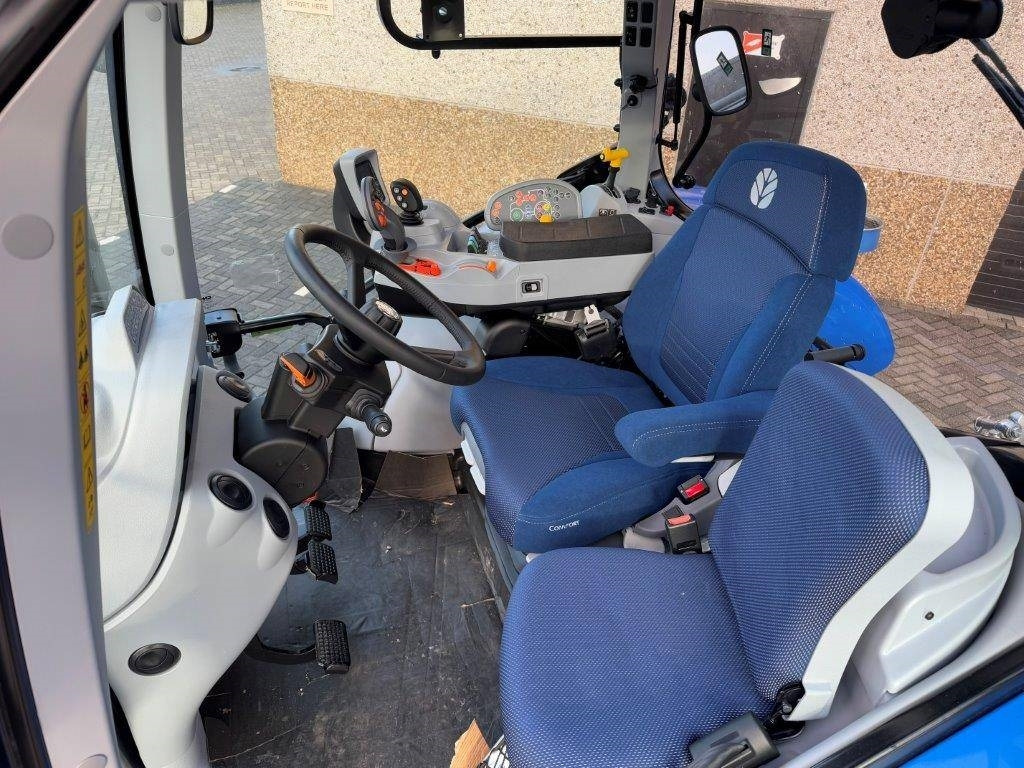 Tracteur agricole New Holland T6.180 Dynamic Command,: photos 24