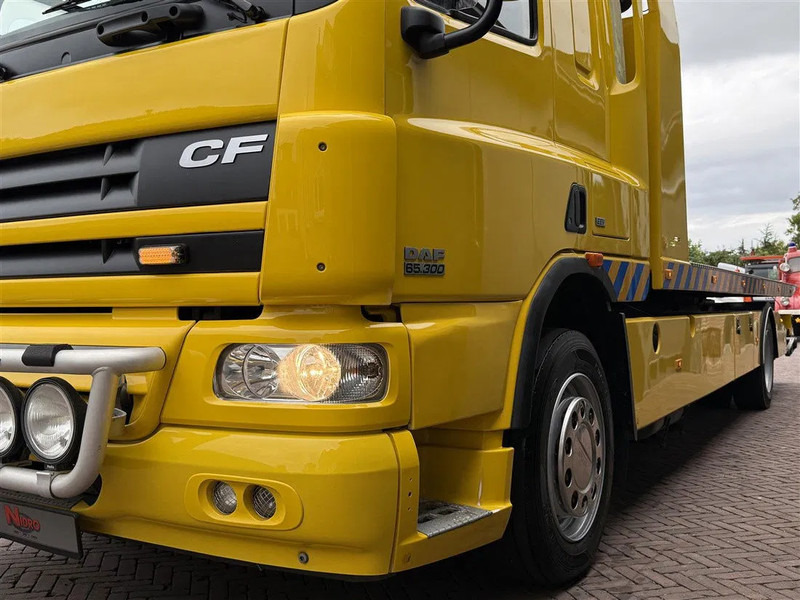 Remorqueuse DAF CF 65.300 Towtruck Depannage Lier Brille Sleeper 640x242x104 cm: photos 13 Remorqueuse DAF CF 65.300 Towtruck Depannage Lier Brille Sleeper 640x242x104 cm: photos 13