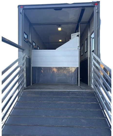 Scania P250 Horse Truck - Camion chevaux: photos 4 Scania P250 Horse Truck - Camion chevaux: photos 4