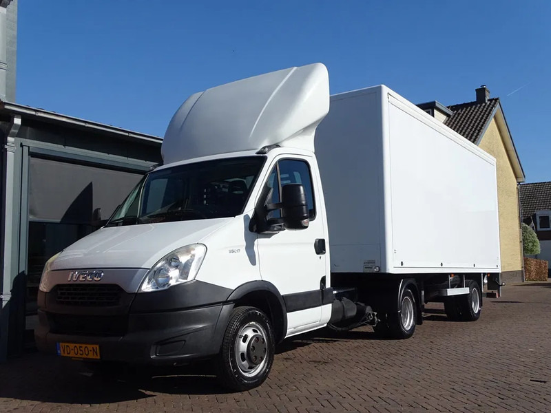 Iveco Daily 35C17 BE COMBINATIE PODIUM OPLEGGER 3800 KG LAADVERMOGEN LAADKLEP 1500 KG - Tracteur routier: photos 2 Iveco Daily 35C17 BE COMBINATIE PODIUM OPLEGGER 3800 KG LAADVERMOGEN LAADKLEP 1500 KG - Tracteur routier: photos 2