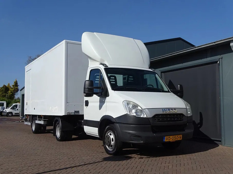 Iveco Daily 35C17 BE COMBINATIE PODIUM OPLEGGER 3800 KG LAADVERMOGEN LAADKLEP 1500 KG - Tracteur routier: photos 1 Iveco Daily 35C17 BE COMBINATIE PODIUM OPLEGGER 3800 KG LAADVERMOGEN LAADKLEP 1500 KG - Tracteur routier: photos 1
