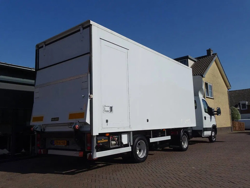 Iveco Daily 35C17 Be combinatie be trekker podium oplegger 3080 KG laadvm. 1.5 Ton Laadklep - Tracteur routier: photos 2 Iveco Daily 35C17 Be combinatie be trekker podium oplegger 3080 KG laadvm. 1.5 Ton Laadklep - Tracteur routier: photos 2