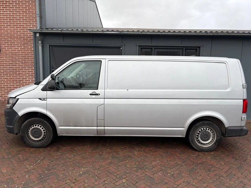 Volkswagen Transporter Lichte Schade 2.0 tdi L2 Carplay Parkeersensoren Dealeronderhouden NAP - Fourgonnette: photos 4 Volkswagen Transporter Lichte Schade 2.0 tdi L2 Carplay Parkeersensoren Dealeronderhouden NAP - Fourgonnette: photos 4