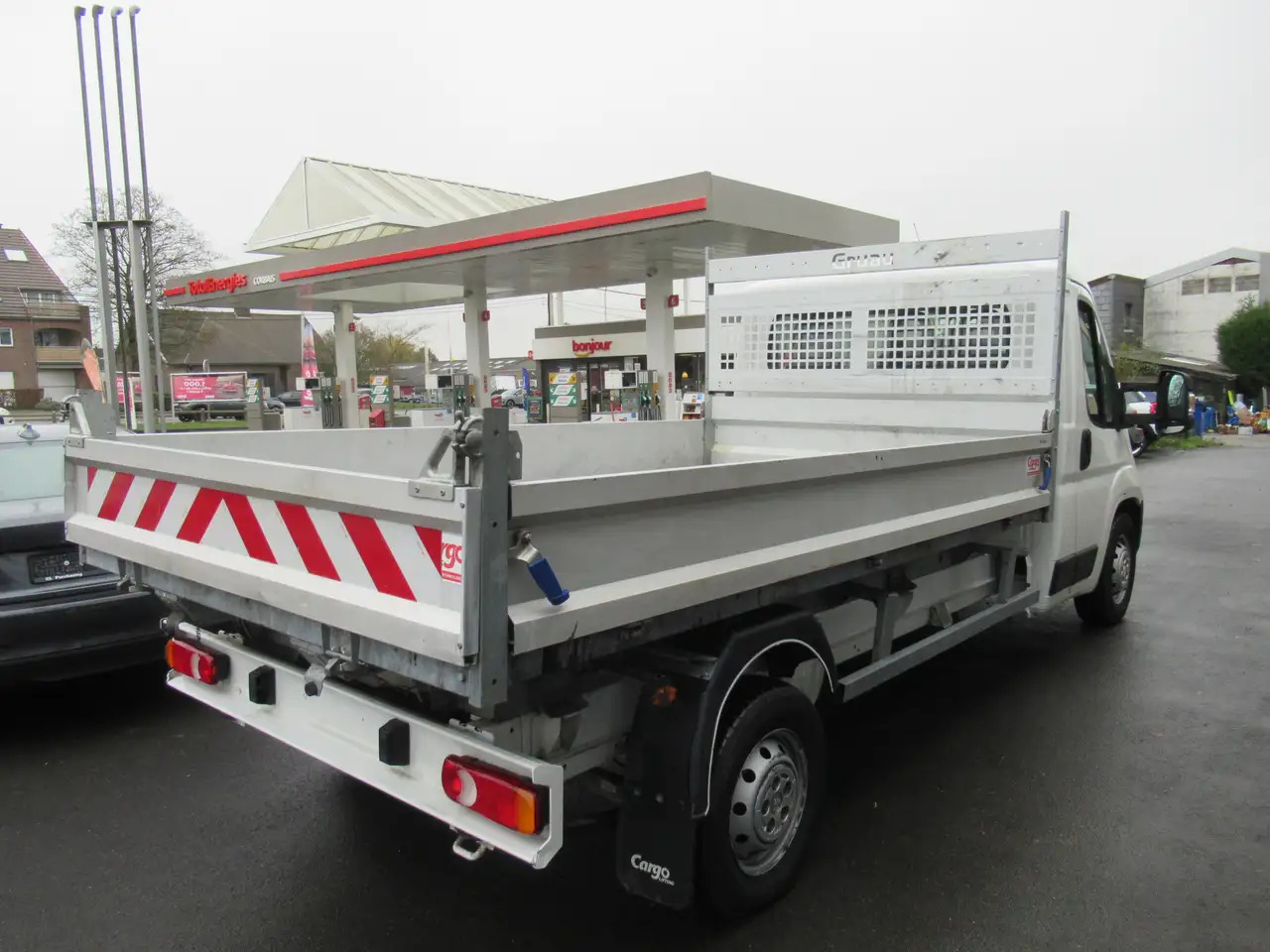 Peugeot Boxer BENNE BACULANTE 19000€+TVA/BTW - Utilitaire benne: photos 4 Peugeot Boxer BENNE BACULANTE 19000€+TVA/BTW - Utilitaire benne: photos 4