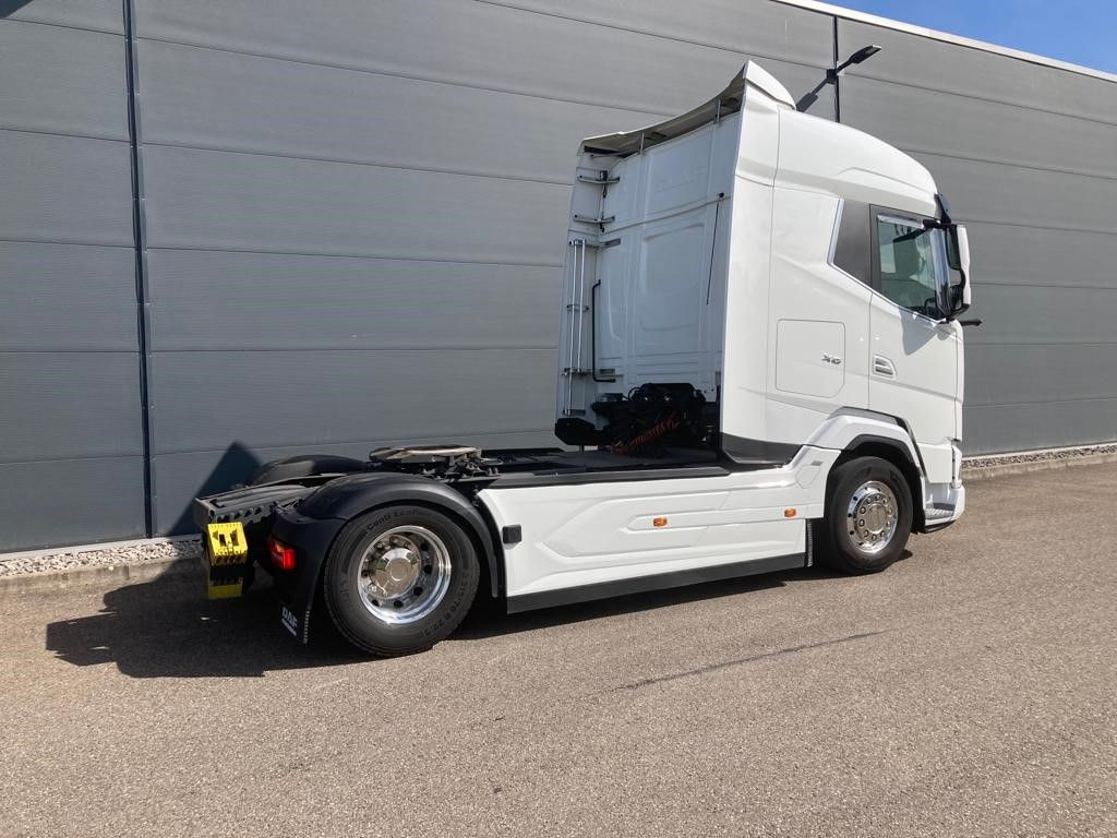 DAF XG 530 FT NGD Garantie bis 10.2025 DAF XG 530 FT NGD Alcoa Intarder Garantie bis 10.202 - Tracteur routier: photos 4 DAF XG 530 FT NGD Garantie bis 10.2025 DAF XG 530 FT NGD Alcoa Intarder Garantie bis 10.202 - Tracteur routier: photos 4