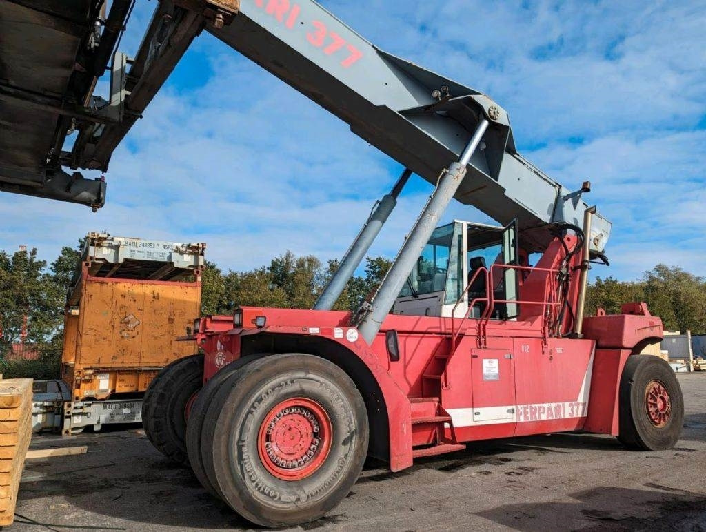 Reach stacker CVS Ferrari F377.5 PB: photos 1