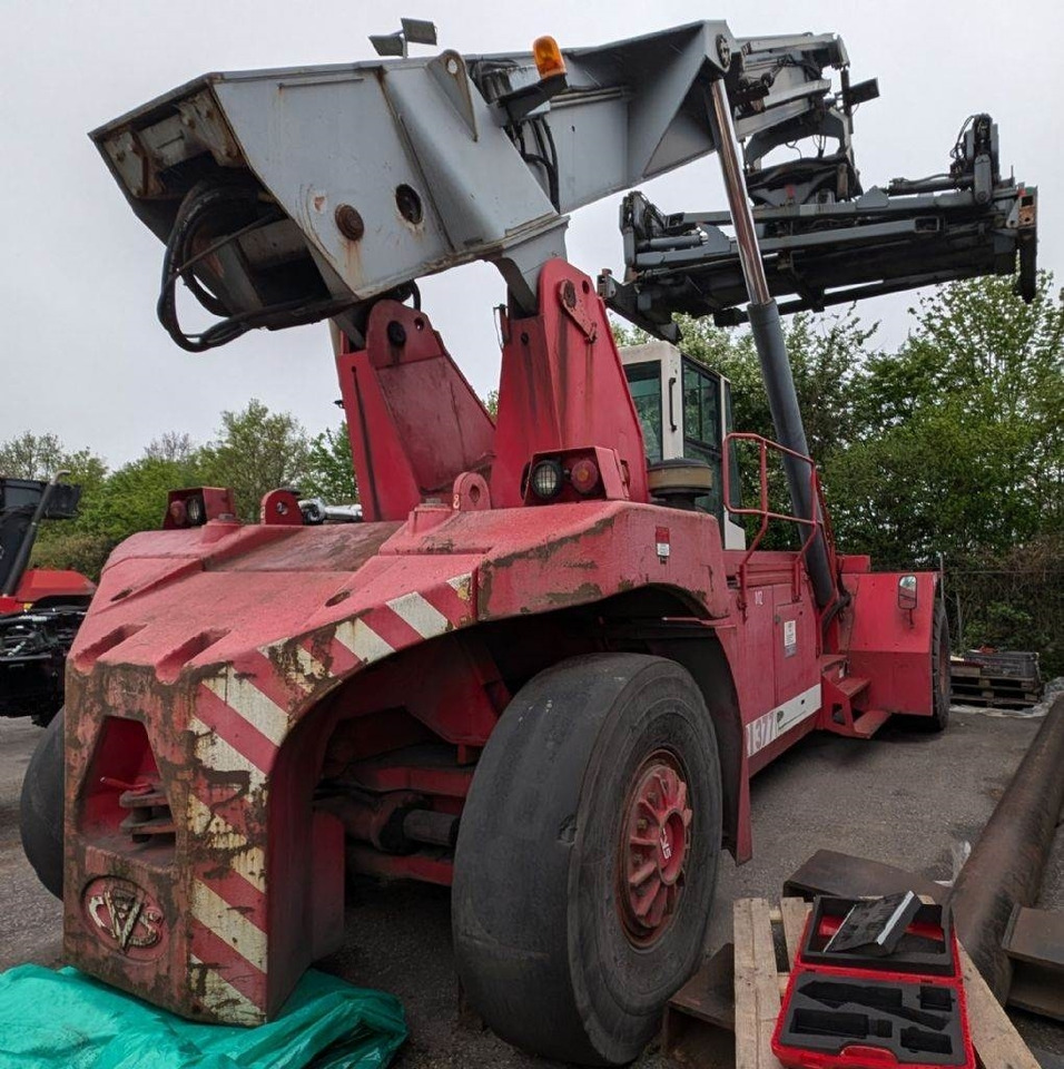 CVS Ferrari F377.5 PB - Reach stacker: photos 3 CVS Ferrari F377.5 PB - Reach stacker: photos 3