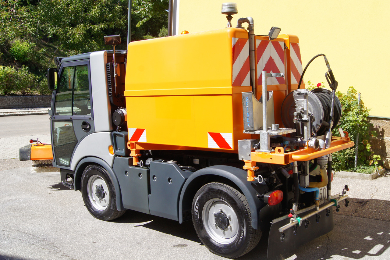 MULTICAR TREMO X56 Carrier CS/4x4/Euro 5/Besen/Wasserfass - Balayeuse de voirie: photos 3 MULTICAR TREMO X56 Carrier CS/4x4/Euro 5/Besen/Wasserfass - Balayeuse de voirie: photos 3