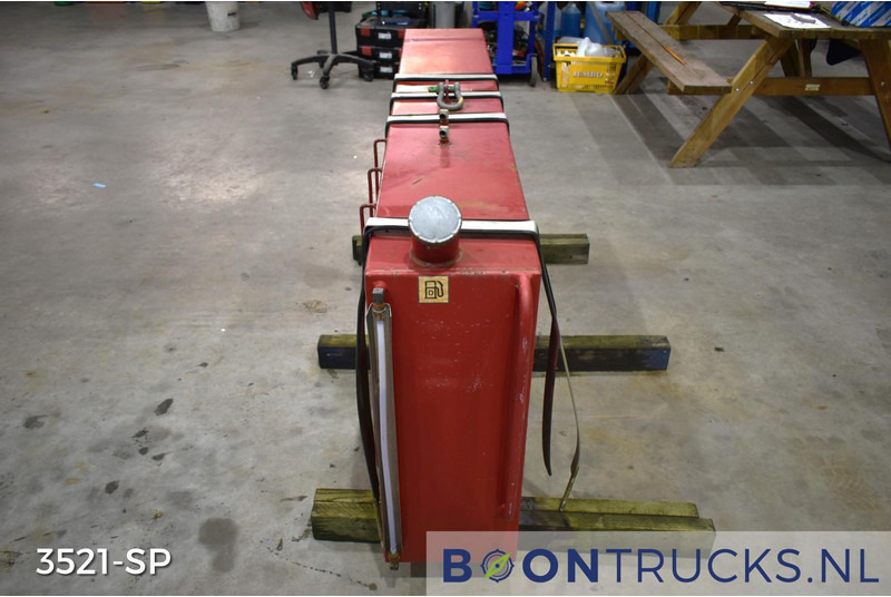 Onbekend BRANDSTOFTANK | L 30 x W 183 x H 77 cm * ca 400 L - Réservoir de carburant: photos 3 Onbekend BRANDSTOFTANK | L 30 x W 183 x H 77 cm * ca 400 L - Réservoir de carburant: photos 3