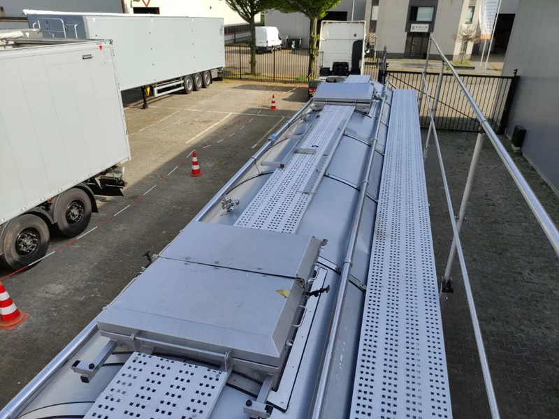 Semi-remorque citerne Burg 26165 liter Tankoplegger 1 kamer MET RVS Pomp: photos 10 Semi-remorque citerne Burg 26165 liter Tankoplegger 1 kamer MET RVS Pomp: photos 10