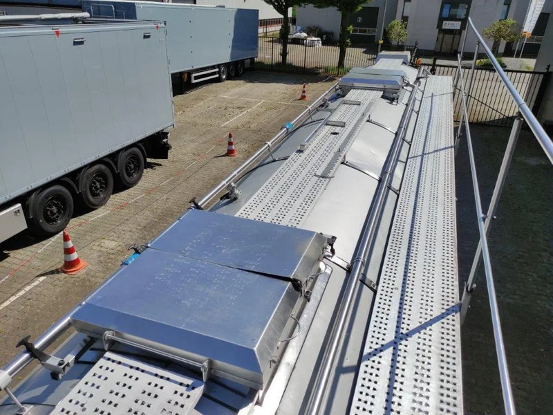 Semi-remorque citerne Burg 26165 liter Tankoplegger 1 kamer MET RVS Pomp: photos 9 Semi-remorque citerne Burg 26165 liter Tankoplegger 1 kamer MET RVS Pomp: photos 9