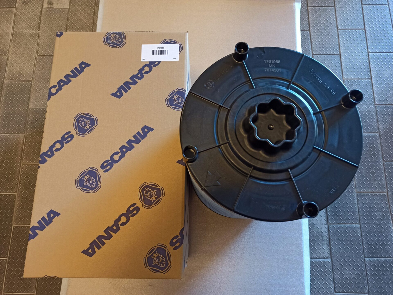 SCANIA AIR FILTER - 1761958 - Filtre à air pour Camion: photos 1 SCANIA AIR FILTER - 1761958 - Filtre à air pour Camion: photos 1