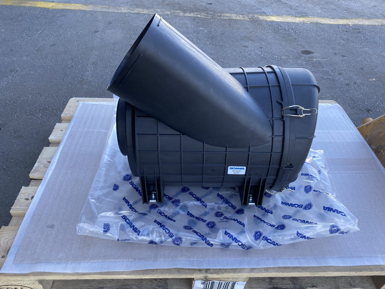 SCANIA AIR FILTER - 1870001 - Filtre à air pour Camion: photos 1 SCANIA AIR FILTER - 1870001 - Filtre à air pour Camion: photos 1
