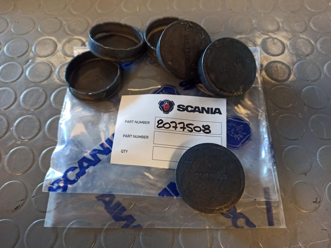 SCANIA COVER - 2077508 - Cabine et intérieur pour Camion: photos 1 SCANIA COVER - 2077508 - Cabine et intérieur pour Camion: photos 1