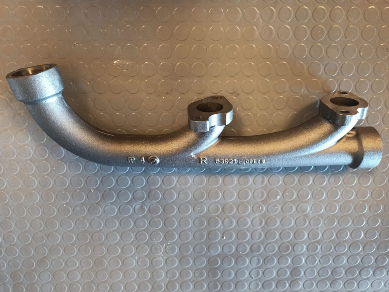 SCANIA EXHAUST MANIFOLD - COS63921 - Collecteur d'échappement pour Camion: photos 1 SCANIA EXHAUST MANIFOLD - COS63921 - Collecteur d'échappement pour Camion: photos 1