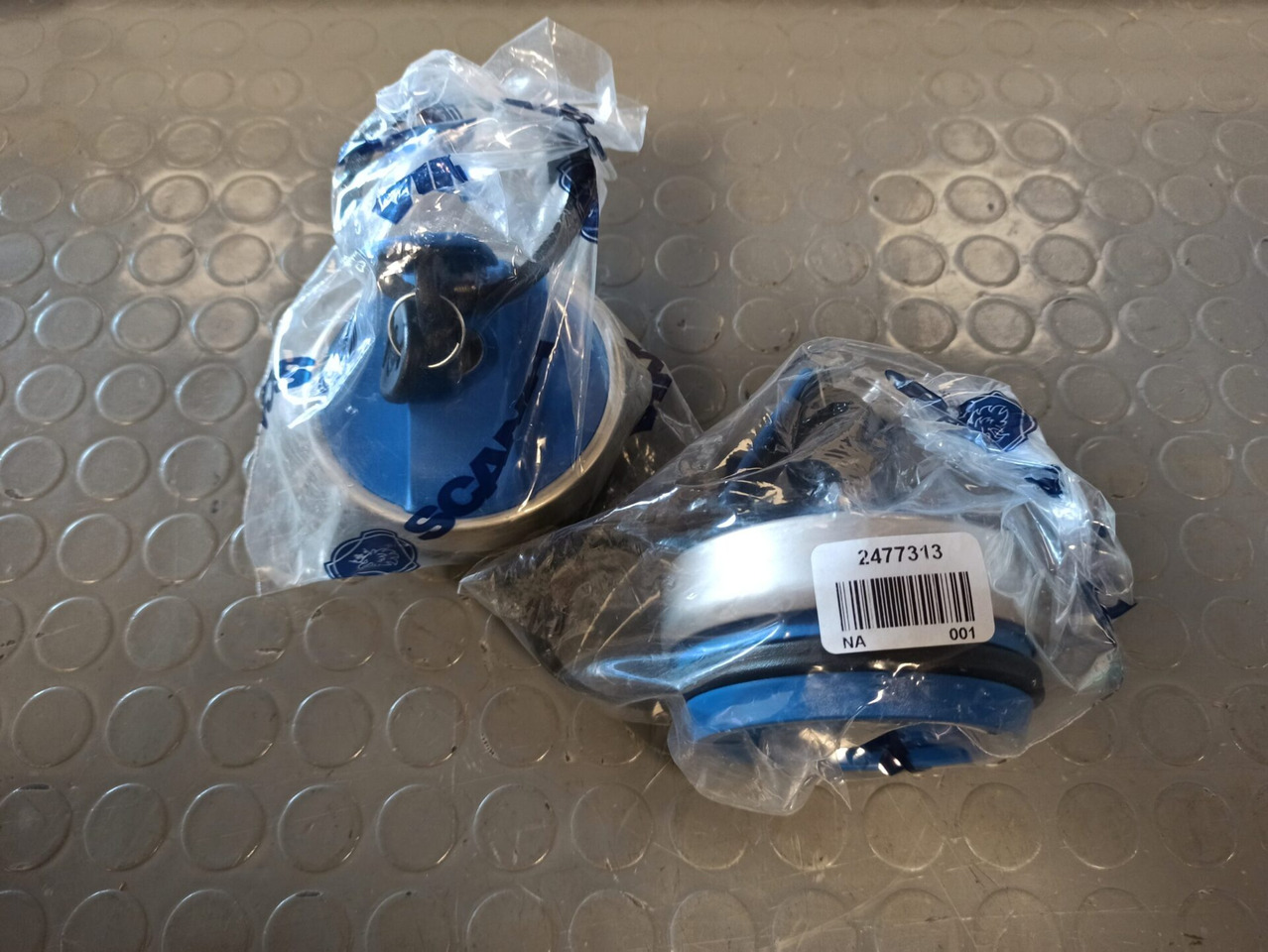 SCANIA FILLER CAP - 2477313 - Frame/ Châssis pour Camion: photos 1 SCANIA FILLER CAP - 2477313 - Frame/ Châssis pour Camion: photos 1