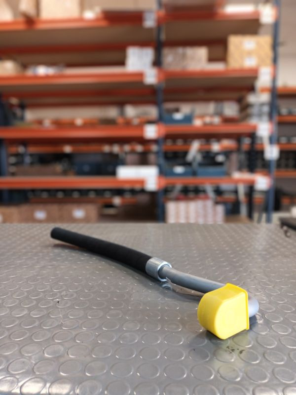 SCANIA HOSE ASSEMBLY - 2130325 - Conduite/ Flexible de frein pour Camion: photos 1 SCANIA HOSE ASSEMBLY - 2130325 - Conduite/ Flexible de frein pour Camion: photos 1