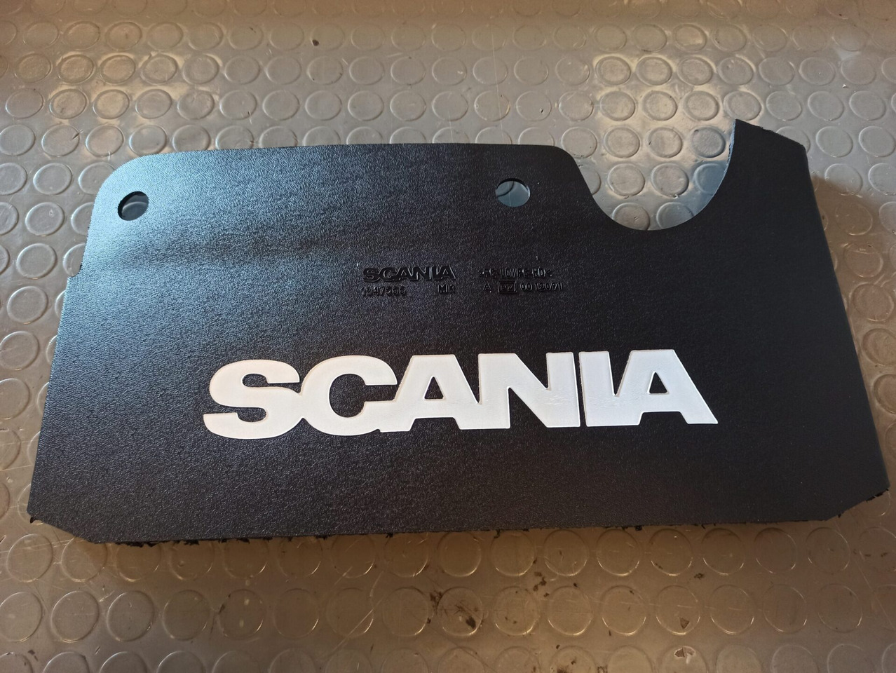 SCANIA MUDFLAP - 1947566 - Frame/ Châssis pour Camion: photos 1 SCANIA MUDFLAP - 1947566 - Frame/ Châssis pour Camion: photos 1