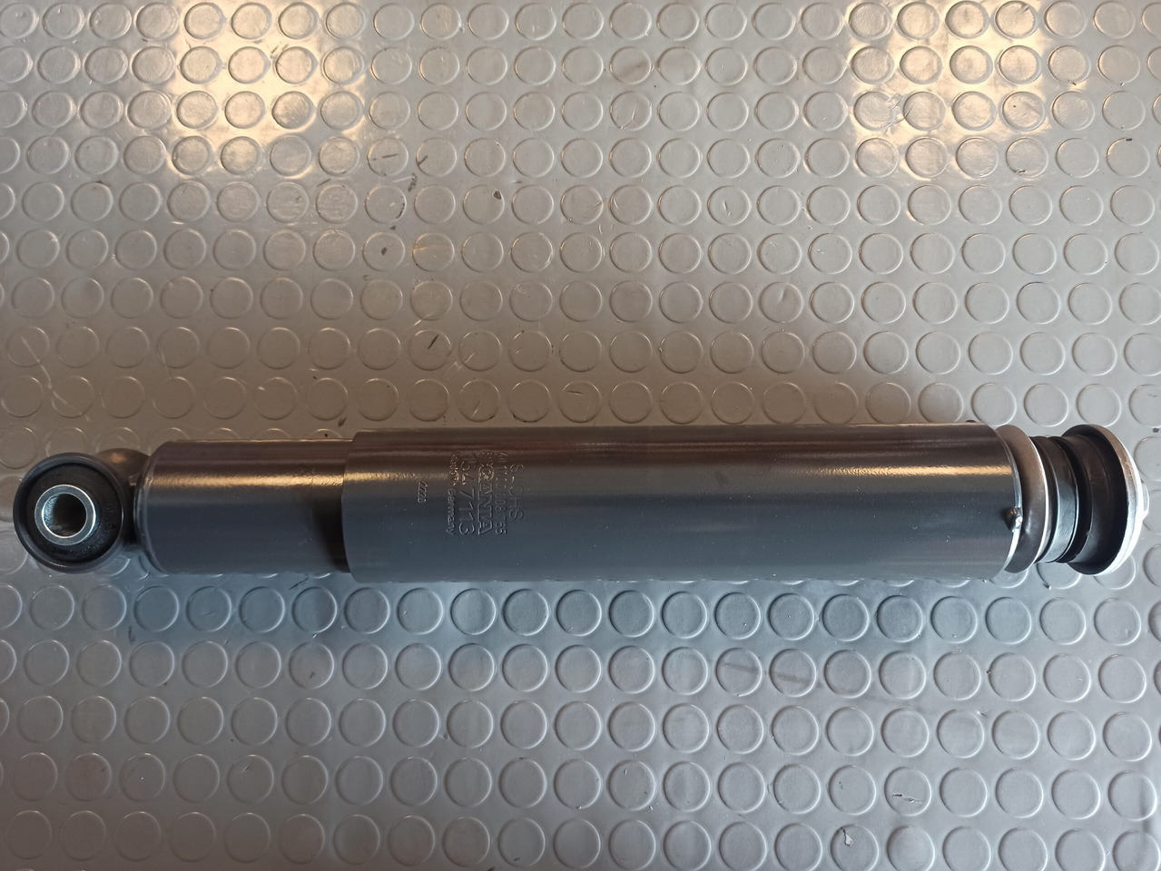 SCANIA SHOCK ABSORBER 1547113 - Amortisseurs pour Camion: photos 1 SCANIA SHOCK ABSORBER 1547113 - Amortisseurs pour Camion: photos 1