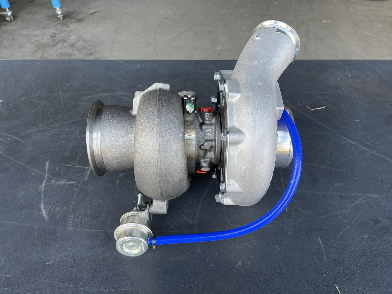 SCANIA TURBOCHARGER DC13 PDE 2731993, 2552125 - Turbocompresseur pour Camion: photos 1 SCANIA TURBOCHARGER DC13 PDE 2731993, 2552125 - Turbocompresseur pour Camion: photos 1