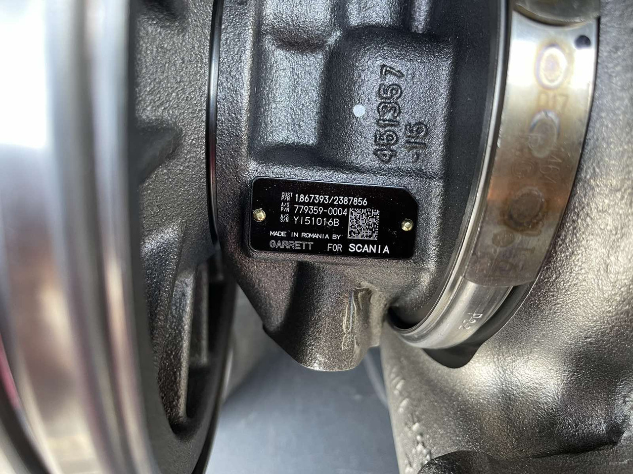 SCANIA TURBOCHARGER DC16 PDE 2387856, 1865358 - Turbocompresseur pour Camion: photos 4 SCANIA TURBOCHARGER DC16 PDE 2387856, 1865358 - Turbocompresseur pour Camion: photos 4
