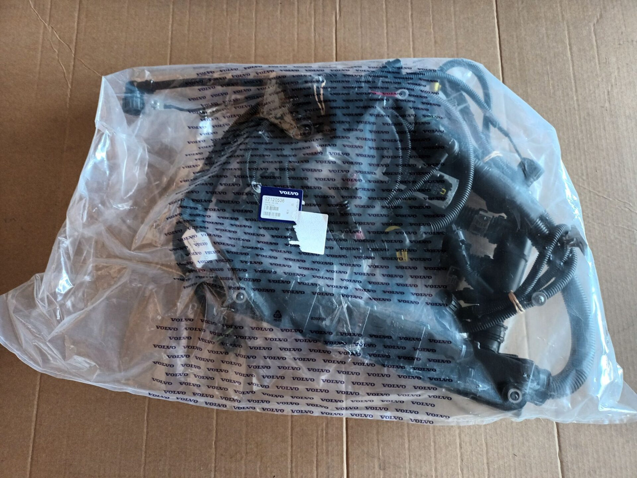 Câble/ Fil pour Camion VOLVO WIRING HARNESS - 22120536: photos 1