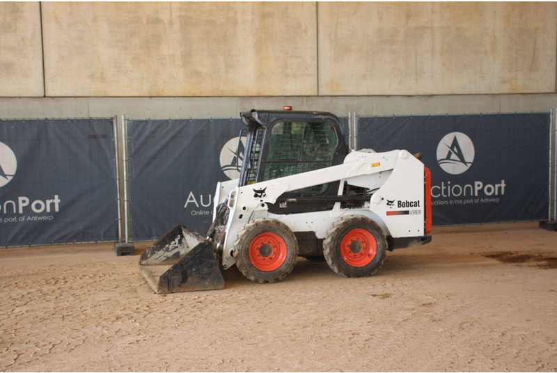 Bobcat S550 - Chargeuse sur pneus: photos 1 Bobcat S550 - Chargeuse sur pneus: photos 1