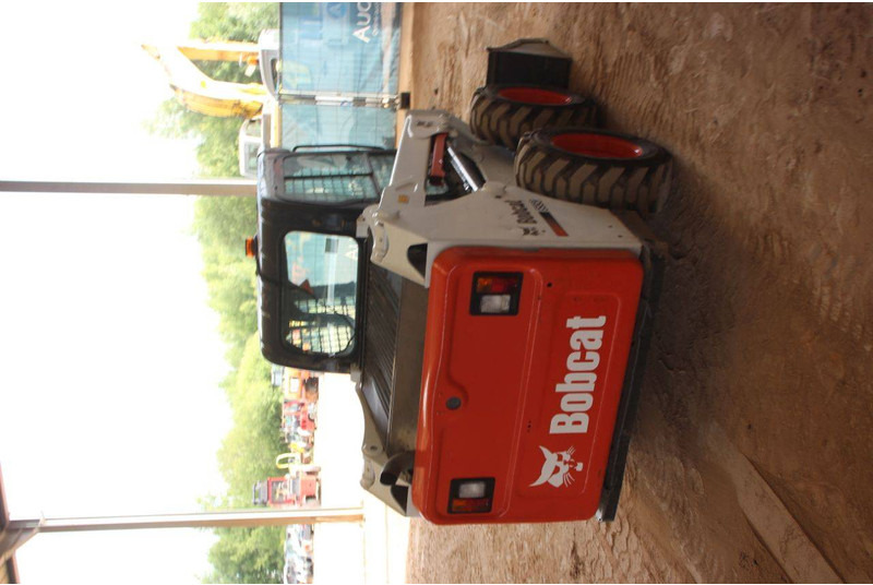 Bobcat S550 - Chargeuse sur pneus: photos 5 Bobcat S550 - Chargeuse sur pneus: photos 5