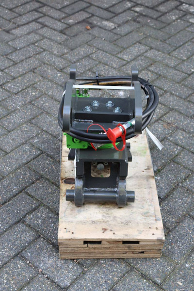 Cangini CW05 - Attache rapide: photos 4 Cangini CW05 - Attache rapide: photos 4