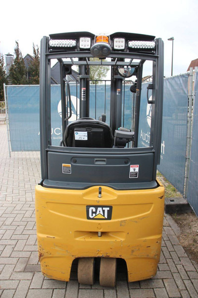 Caterpillar 2ET4000 - Chariot élévateur électrique: photos 4 Caterpillar 2ET4000 - Chariot élévateur électrique: photos 4