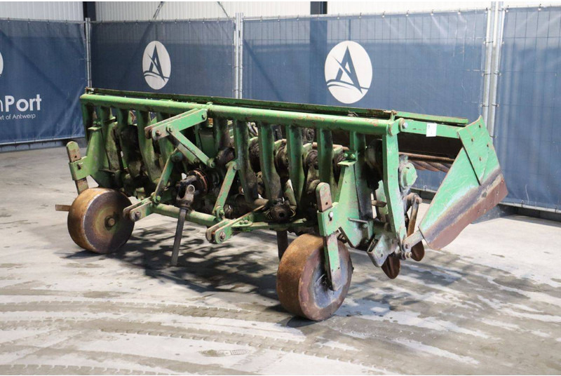 Celli NG12 310 - Outils du sol: photos 3 Celli NG12 310 - Outils du sol: photos 3