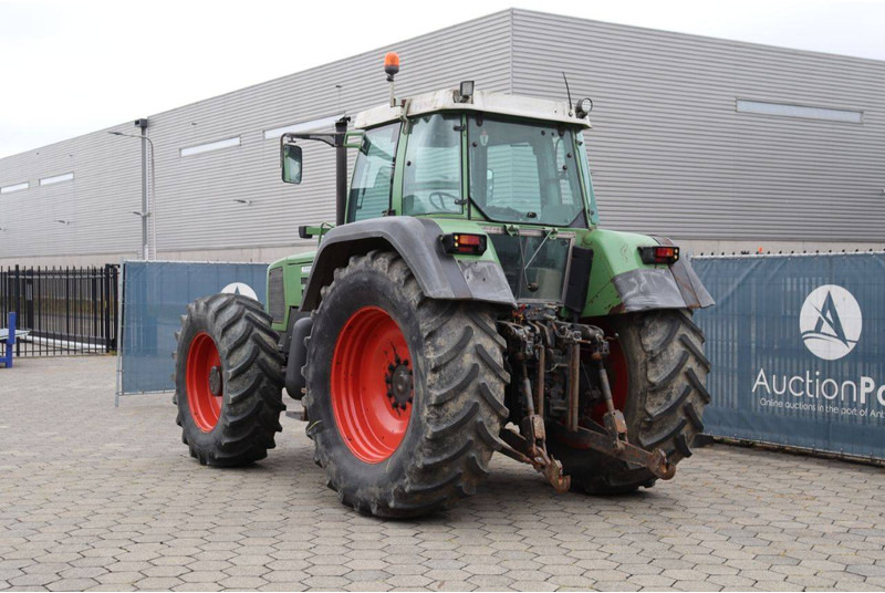 Fendt Favorit 824 - Tracteur agricole: photos 4 Fendt Favorit 824 - Tracteur agricole: photos 4