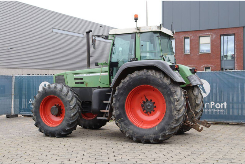 Fendt Favorit 824 - Tracteur agricole: photos 3 Fendt Favorit 824 - Tracteur agricole: photos 3