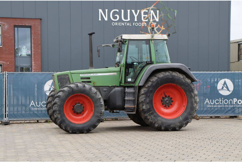 Fendt Favorit 824 - Tracteur agricole: photos 1 Fendt Favorit 824 - Tracteur agricole: photos 1