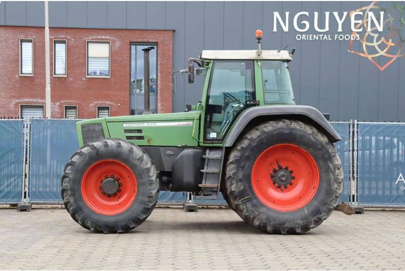 Fendt Favorit 824 - Tracteur agricole: photos 2 Fendt Favorit 824 - Tracteur agricole: photos 2