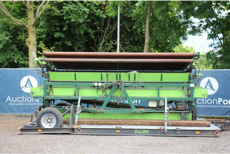 Fendt Machine for artificial grass rolls - Matériel de récolte: photos 2 Fendt Machine for artificial grass rolls - Matériel de récolte: photos 2