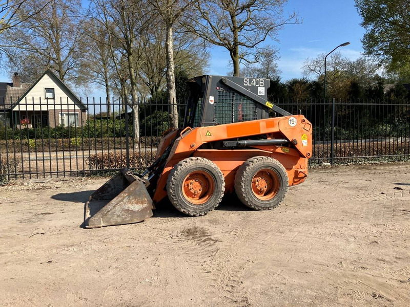 Fiat Kobelco SL40B - Chargeuse sur pneus: photos 1 Fiat Kobelco SL40B - Chargeuse sur pneus: photos 1