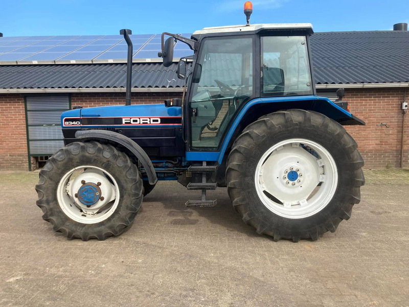 Ford 8340 - Tracteur agricole: photos 2 Ford 8340 - Tracteur agricole: photos 2