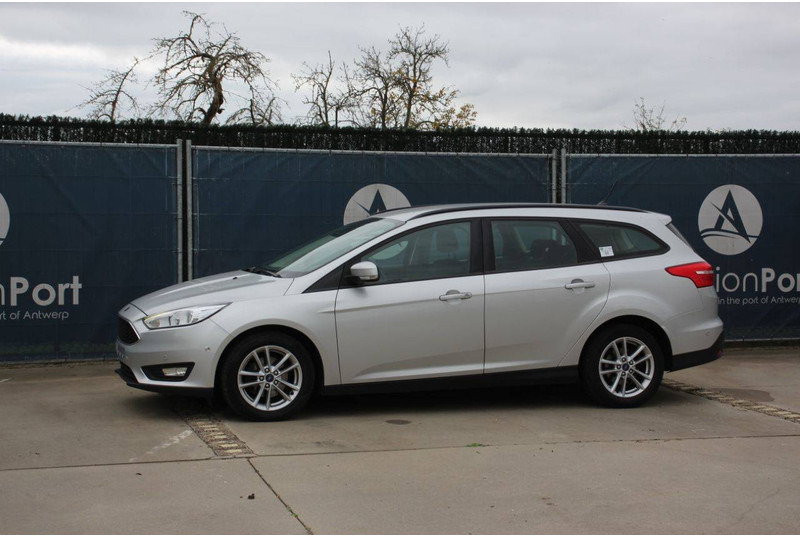 Ford Focus - Berline: photos 1 Ford Focus - Berline: photos 1