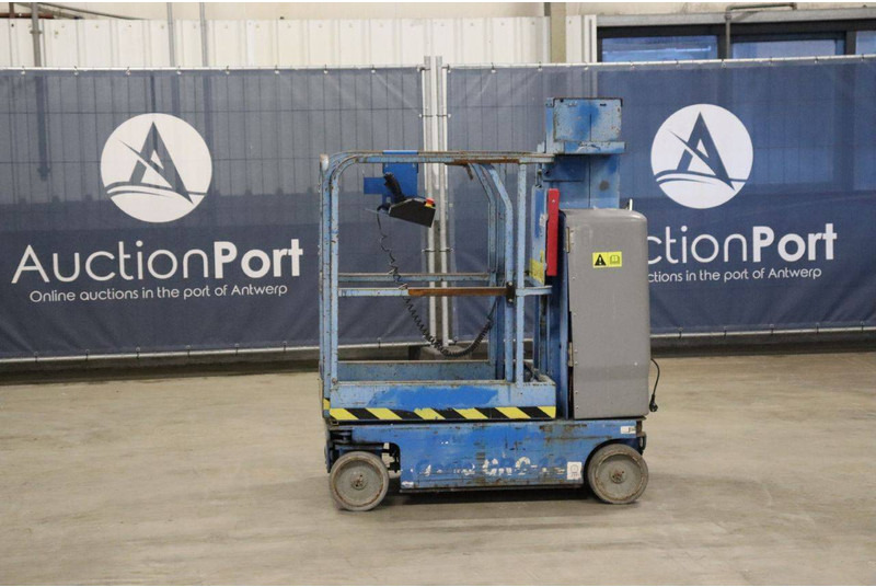 Genie GRC-12 - Nacelle à mât vertical: photos 1 Genie GRC-12 - Nacelle à mât vertical: photos 1