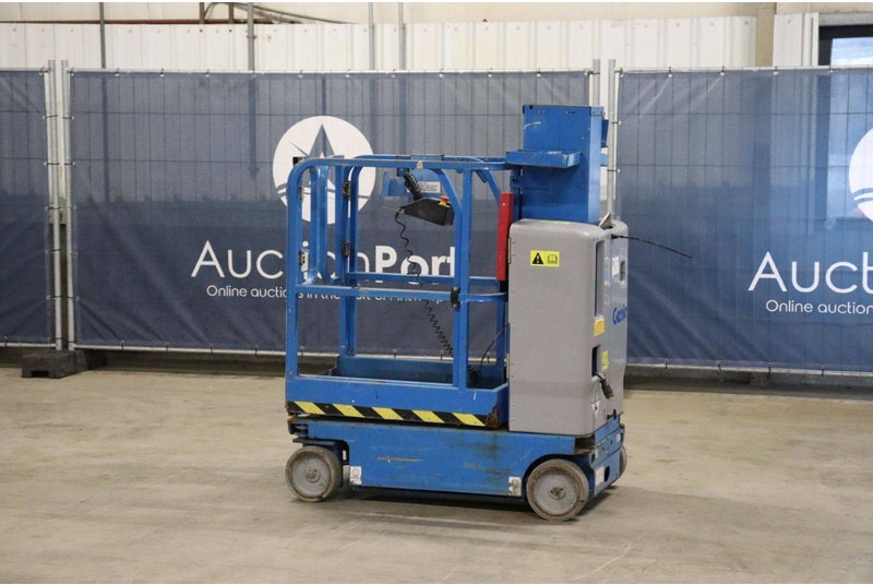 Genie GRC-12 - Nacelle à mât vertical: photos 3 Genie GRC-12 - Nacelle à mât vertical: photos 3