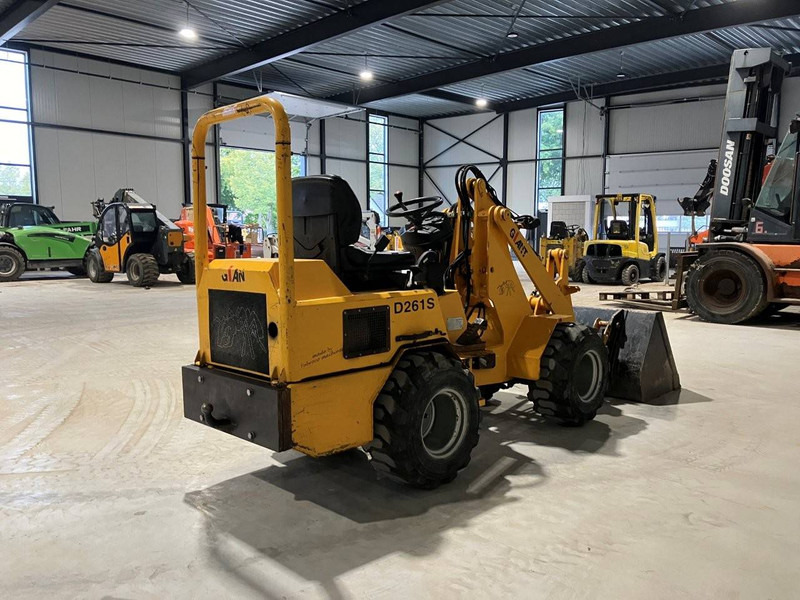 Giant D261S - Chargeuse sur pneus: photos 5 Giant D261S - Chargeuse sur pneus: photos 5