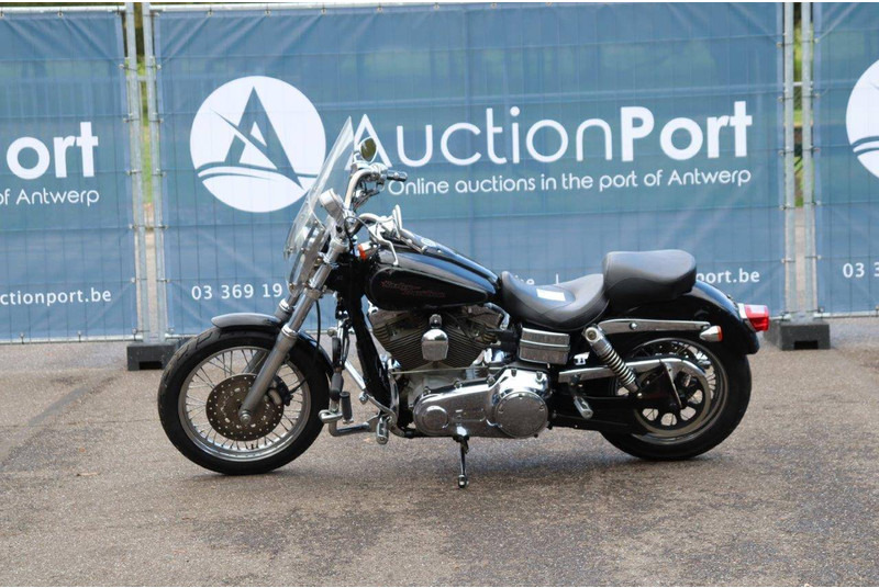 Harley-Davidson Dyna Super Glide - Motocyclette: photos 2 Harley-Davidson Dyna Super Glide - Motocyclette: photos 2