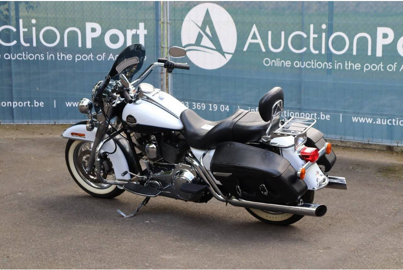 Harley-Davidson Road King Classic Touring - Motocyclette: photos 3 Harley-Davidson Road King Classic Touring - Motocyclette: photos 3