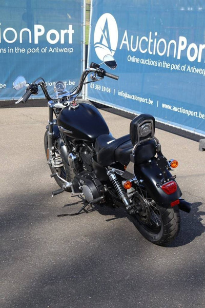 Harley-Davidson SPORTSTER XL1200 CUSTOM - Motocyclette: photos 4 Harley-Davidson SPORTSTER XL1200 CUSTOM - Motocyclette: photos 4