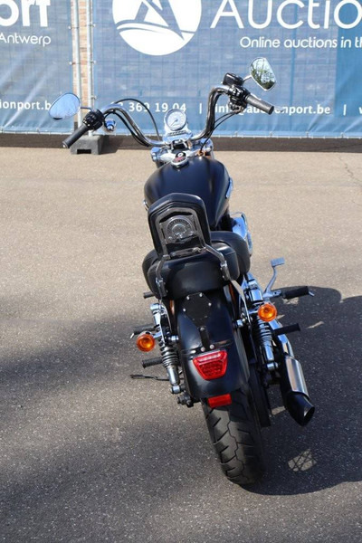 Harley-Davidson SPORTSTER XL1200 CUSTOM - Motocyclette: photos 5 Harley-Davidson SPORTSTER XL1200 CUSTOM - Motocyclette: photos 5