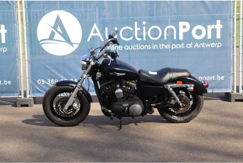 Harley-Davidson SPORTSTER XL1200 CUSTOM - Motocyclette: photos 2 Harley-Davidson SPORTSTER XL1200 CUSTOM - Motocyclette: photos 2
