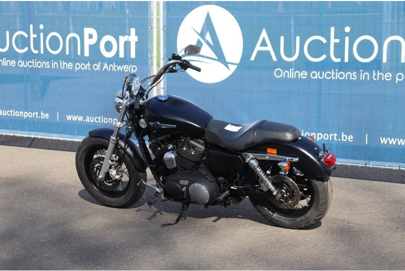 Harley-Davidson SPORTSTER XL1200 CUSTOM - Motocyclette: photos 3 Harley-Davidson SPORTSTER XL1200 CUSTOM - Motocyclette: photos 3